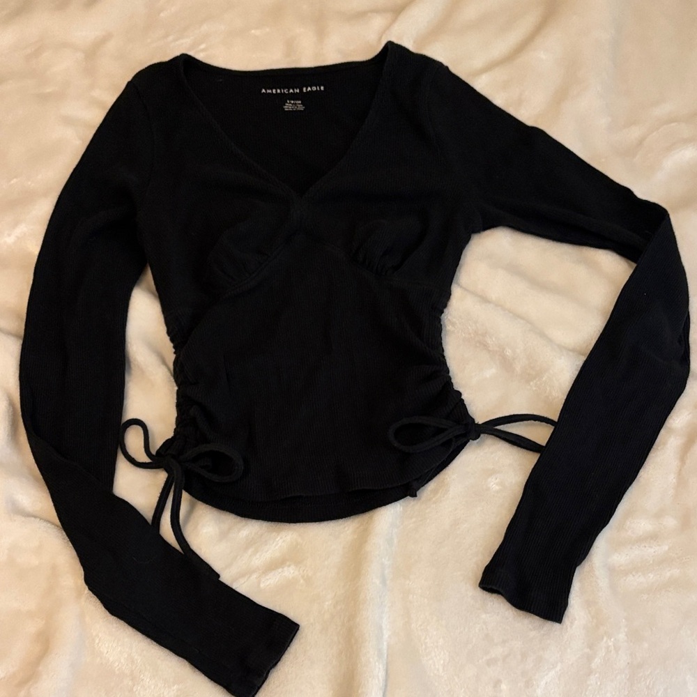 ❤️ American Eagle Outfitters Black Long-Sleeve V-Neck Cinch Ribbed Top
